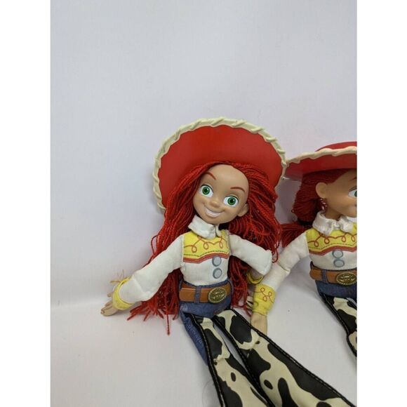 VINTAGE TOY STORY JESSIE PULL-STRING TALKING DOLL X2 DISNEY PIXAR WITH HAT - Picture 2 of 7